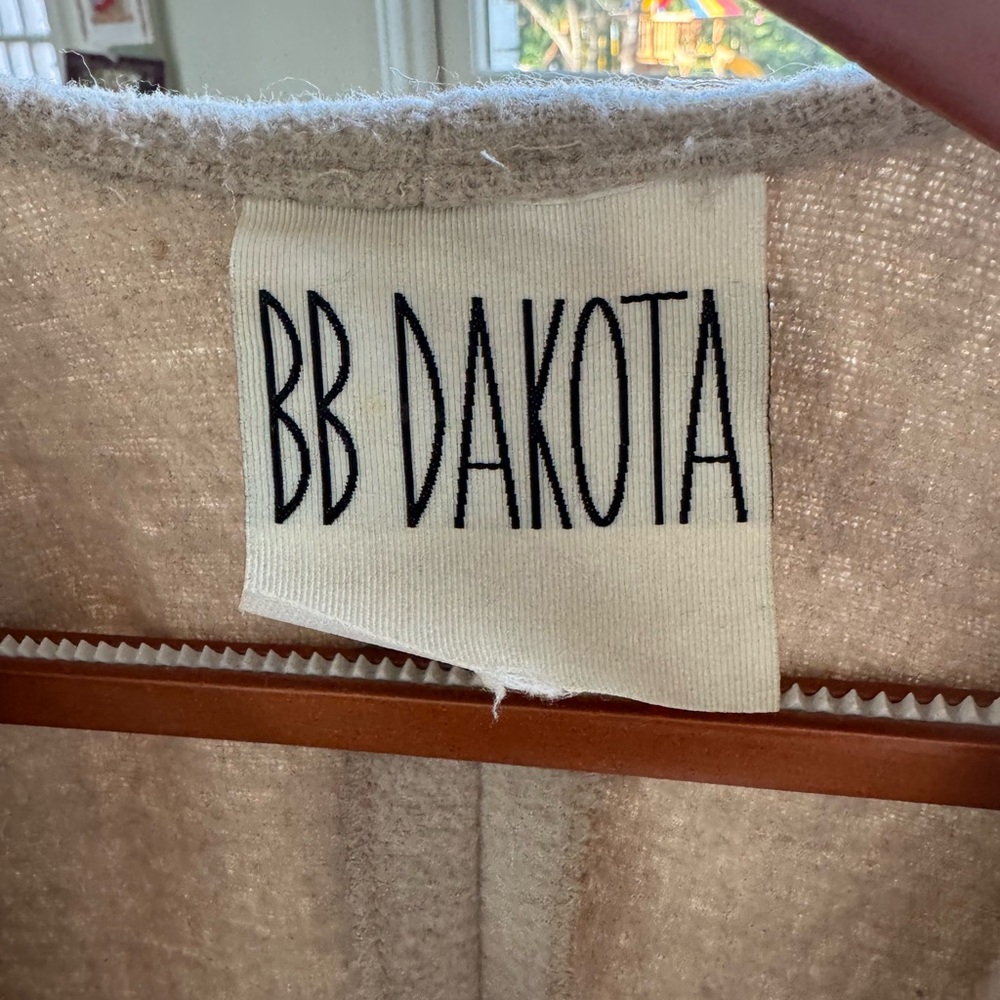 BB Dakota Shaw Jacket - Picture 4 of 6